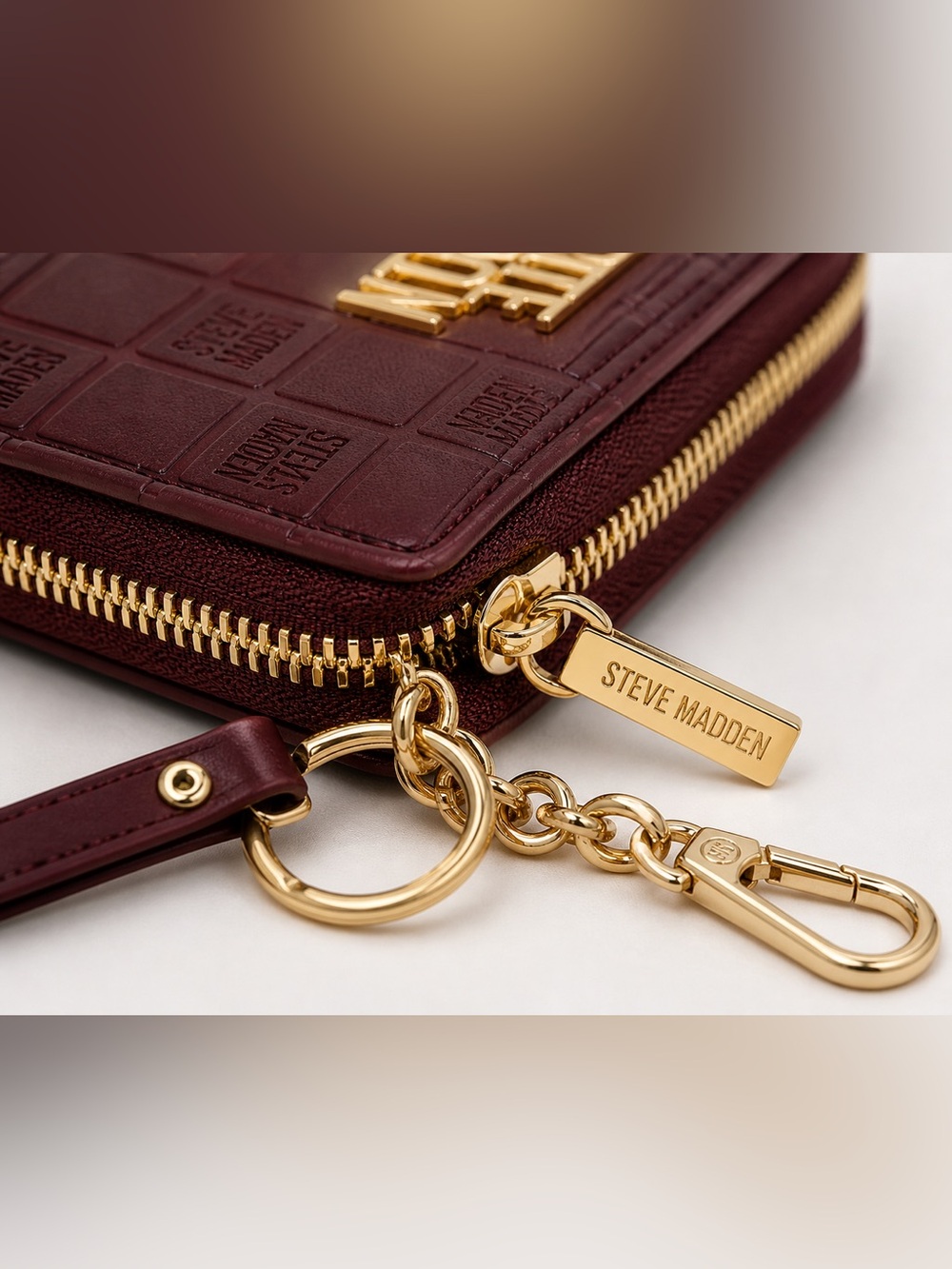 Steve Madden Bloodstone Red Zip Around Wallet Keychain Wristlet NWT - Picture 5 of 7
